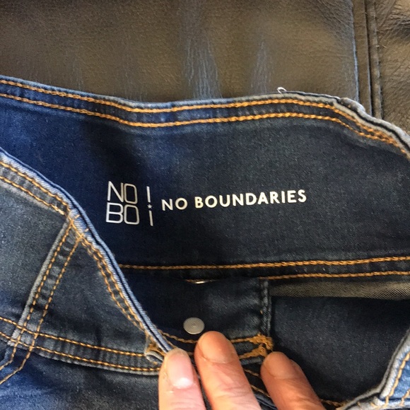 Super cute high waisted short shorts! - Picture 3 of 4